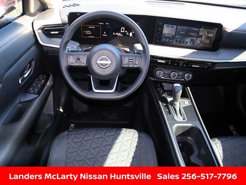 Used 2025 Nissan Kicks SV w/ Illumination Package image 15