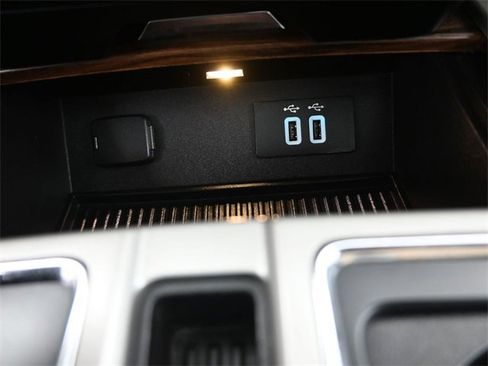 Used 2016 Ford F150 Lariat w/ Equipment Group 502A Luxury image 3