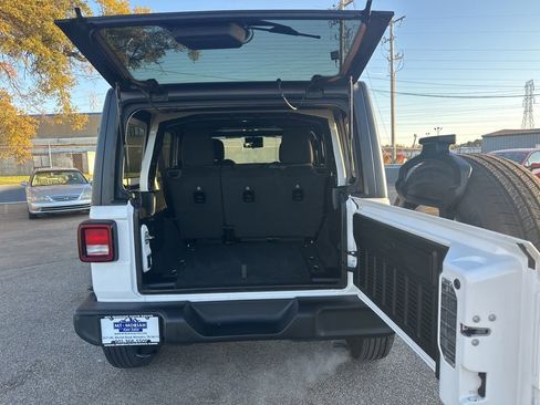 Used 2021 Jeep Wrangler Unlimited Sport image 29