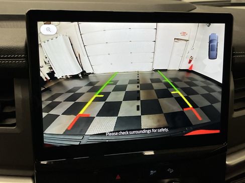 Used 2022 Ford Expedition XLT image 6