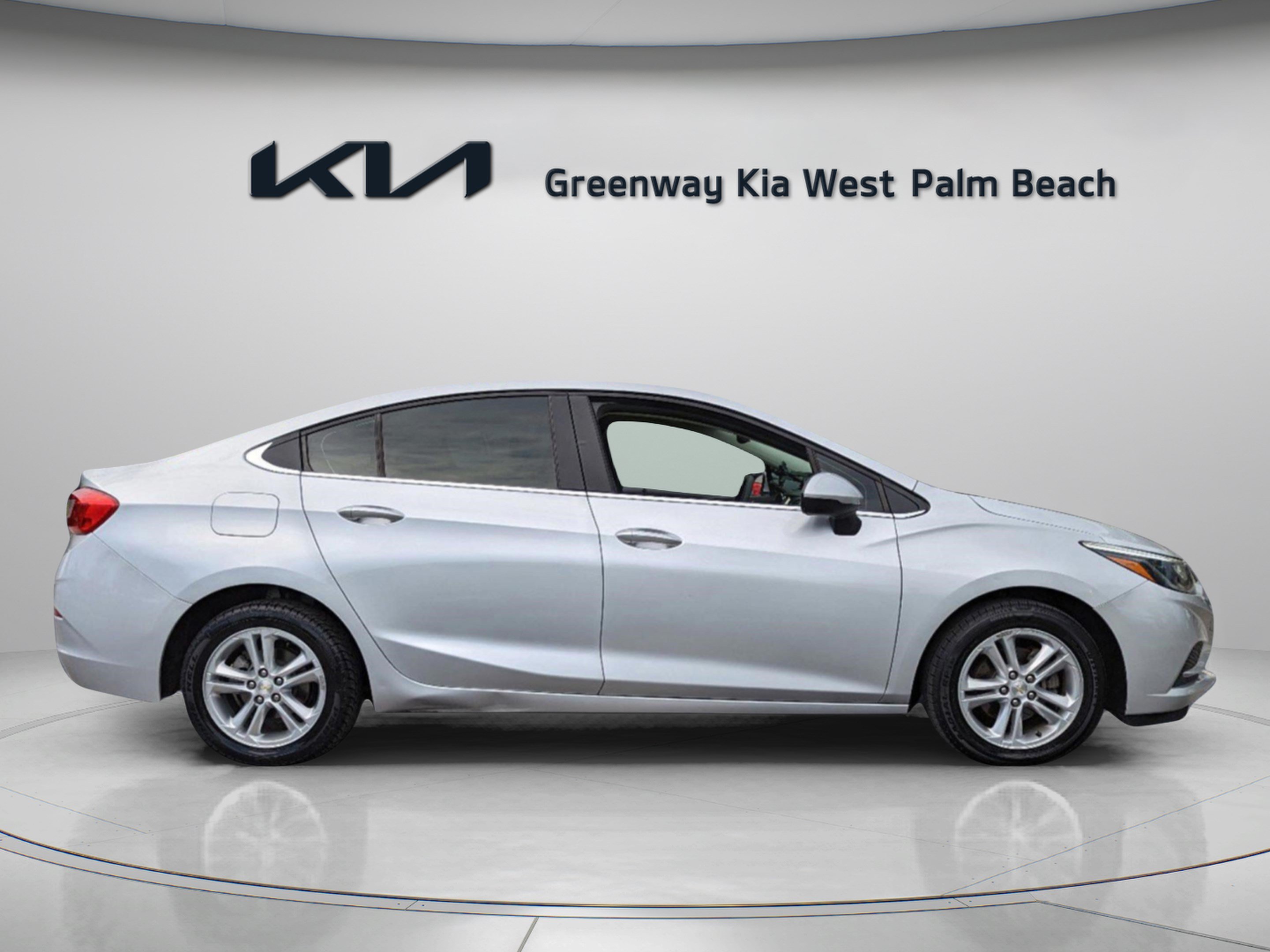 Used 2017 Chevrolet Cruze LT w/ Convenience Package FWD image 18