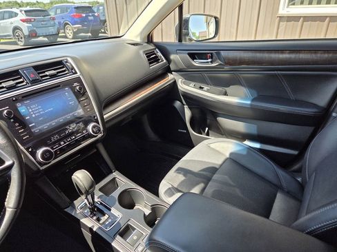 Used 2019 Subaru Outback 3.6R Limited AWD/4WD image 23