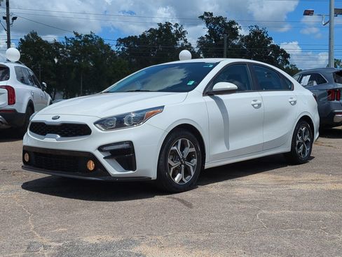 Certified 2021 Kia Forte LXS FWD image 1