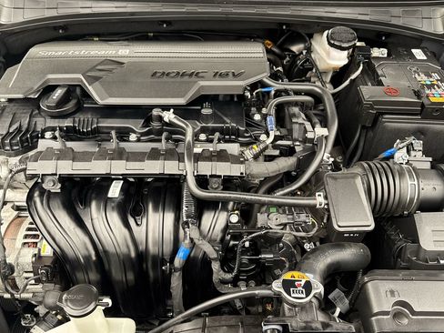 Certified 2024 Hyundai Elantra SEL image 11