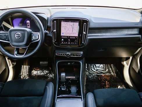 Used 2023 Volvo XC40 Recharge Plus w/ Protection Package Premier image 14