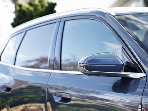 Used 2026 BMW X3 xDrive30 w/ Premium Package image 3