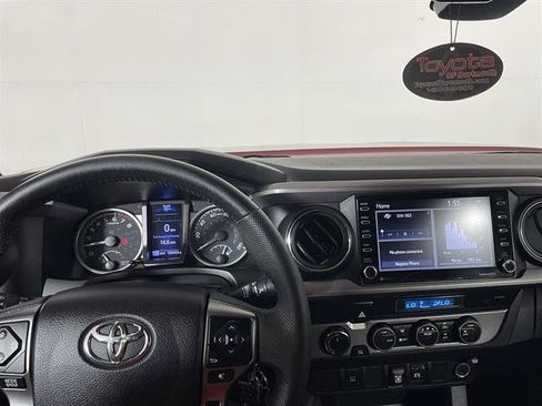Certified 2021 Toyota Tacoma SR5 AWD/4WD image 15