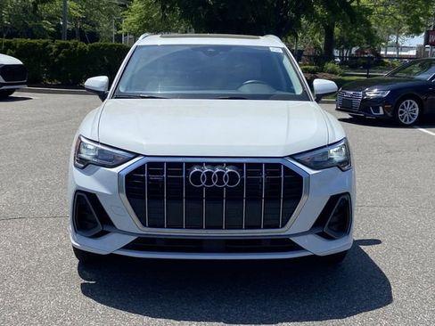 Used 2022 Audi Q3 2.0T Premium w/ Convenience Package AWD/4WD image 2