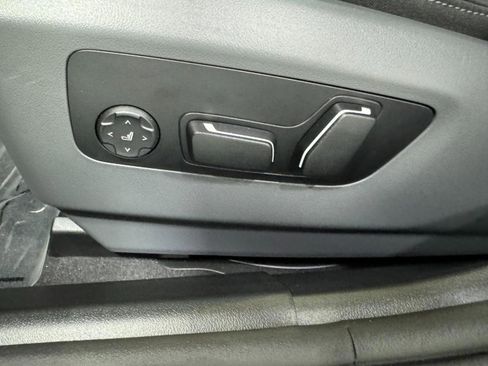 New 2026 BMW 540i xDrive w/ M Sport Package image 28