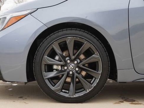 Used 2024 Toyota Corolla SE w/ SE Premium Package image 5