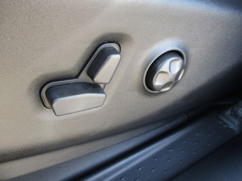 New 2026 Chrysler Pacifica Select FWD image 33