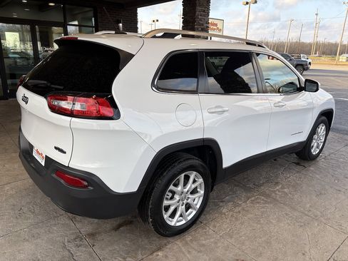 Used 2018 Jeep Cherokee Latitude image 6