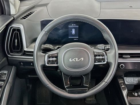 Used 2024 Kia Sorento S image 18