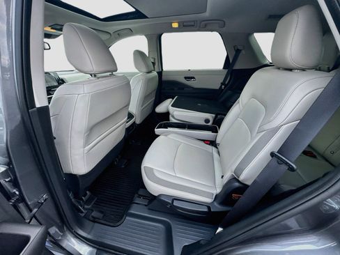 Used 2022 Nissan Pathfinder SL w/ SL Premium Package AWD/4WD image 25
