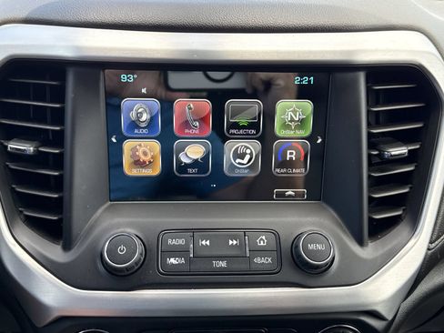 Used 2019 GMC Acadia SLT FWD image 18
