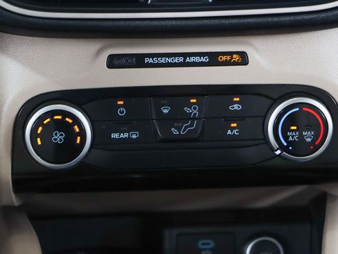 Used 2021 Ford Escape SE image 20