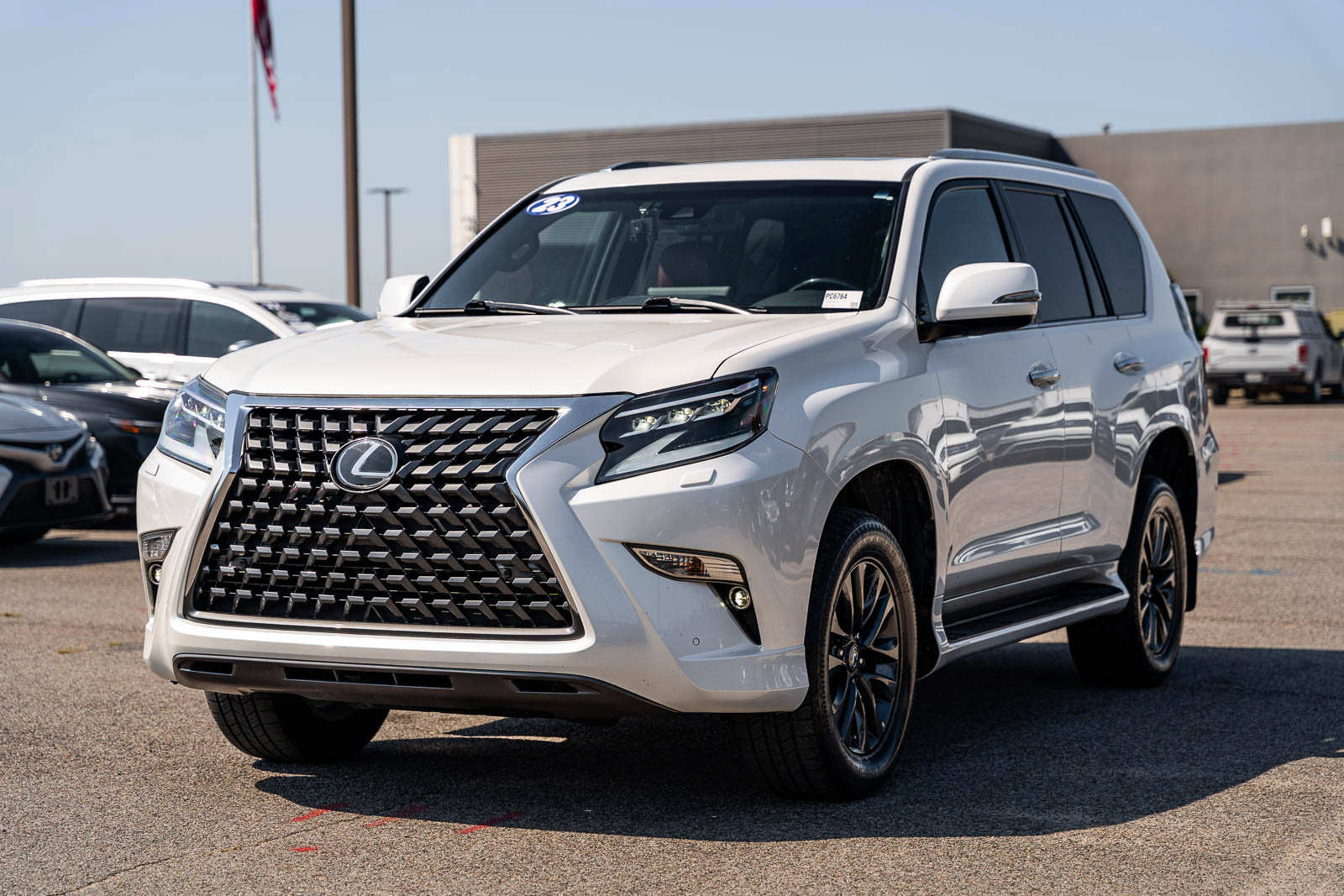 Used 2023 Lexus GX 460 Premium w/ Premium Package AWD/4WD image 3