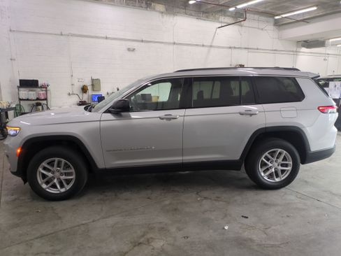 Certified 2023 Jeep Grand Cherokee L Laredo image 8