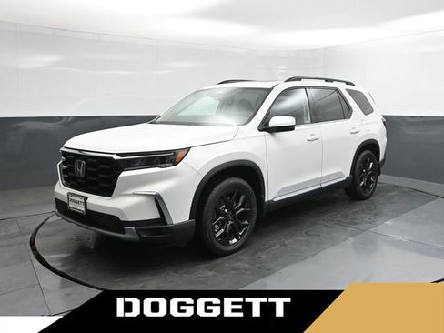 New 2025 Honda Pilot Touring image 1