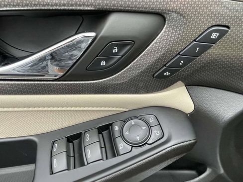 Certified 2023 Chevrolet Traverse Premier image 18