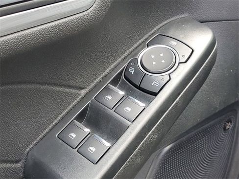 Used 2023 Ford Escape SE w/ PHEV Premium Package image 11