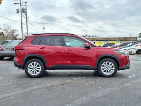 Certified 2022 Toyota Corolla Cross LE w/ Moonroof Package image 4