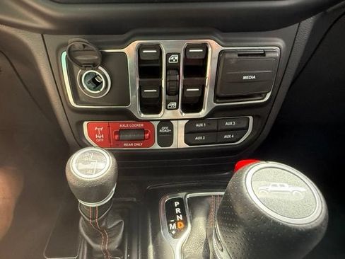Used 2022 Jeep Gladiator Mojave w/ LED Lighting Group AWD/4WD image 39