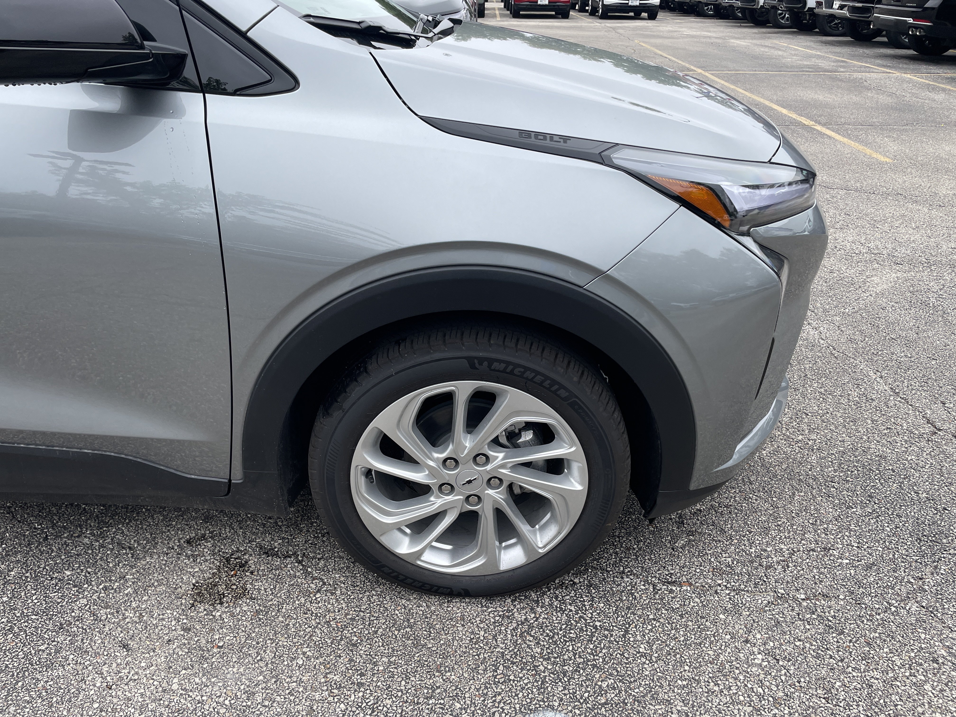 New 2027 Chevrolet Bolt LT w/ Comfort Package FWD image 32