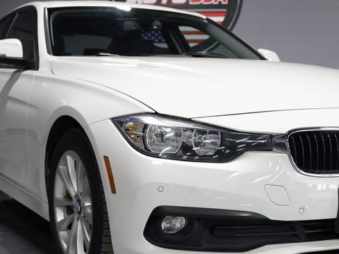 Used 2017 BMW 320i xDrive Sedan AWD/4WD image 35