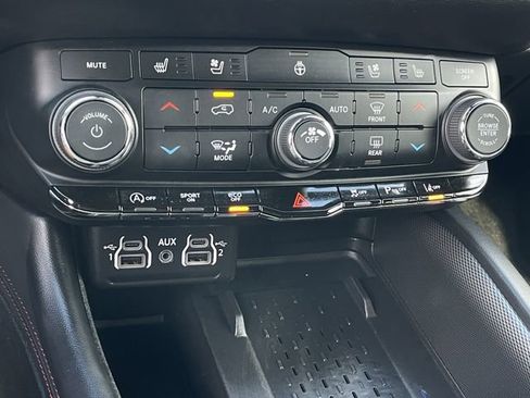 Used 2025 Dodge Durango GT AWD/4WD image 19