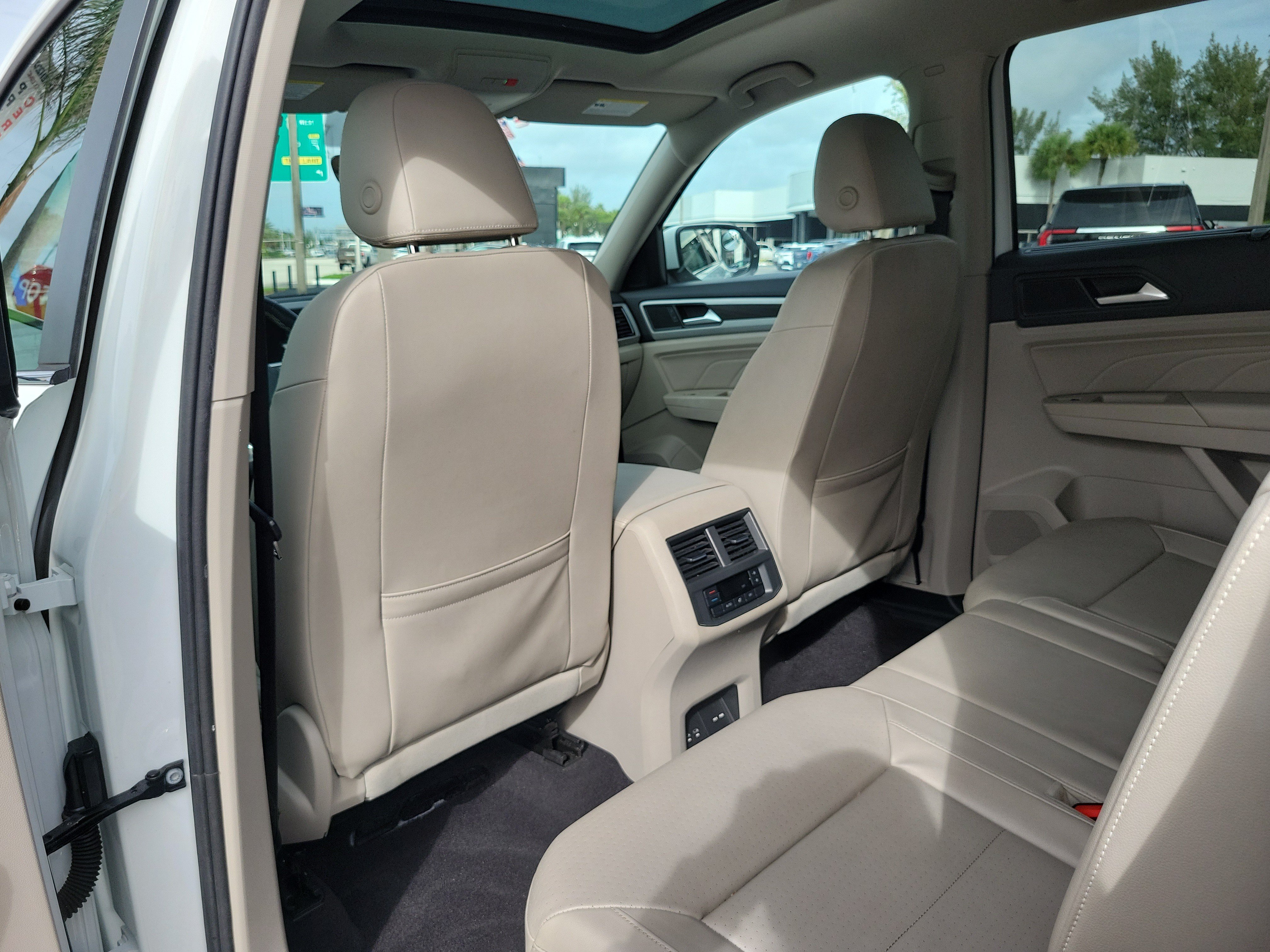 Used 2022 Volkswagen Atlas SE FWD image 15