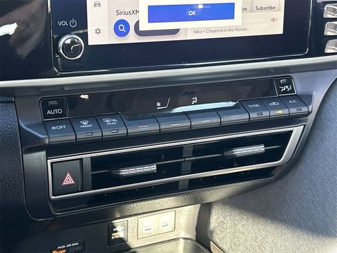 Used 2025 Toyota Camry LE w/ Convenience Package image 24