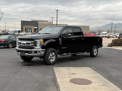 Used 2017 Ford F250 XLT w/ XLT Value Package image 6