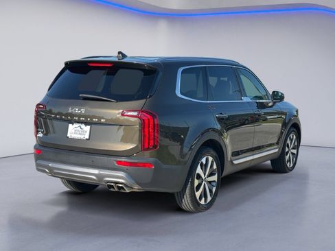 Used 2022 Kia Telluride S AWD/4WD image 3