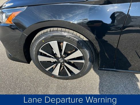 Used 2022 Nissan Altima 2.5 SV image 14