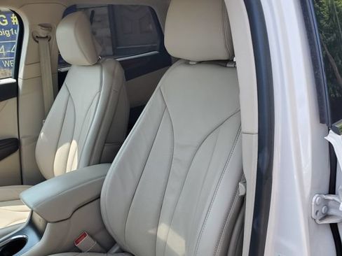 Used 2017 Lincoln MKC Select w/ Select Plus Package AWD/4WD image 19