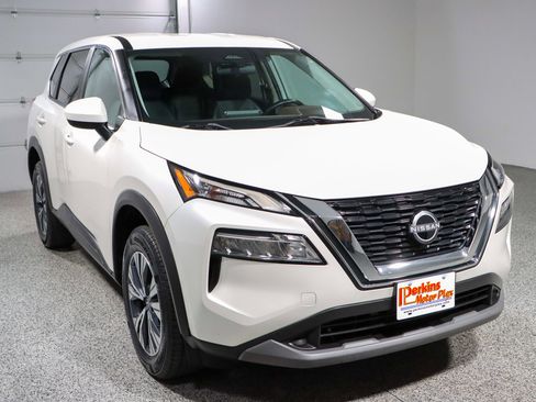 Used 2023 Nissan Rogue SV image 5