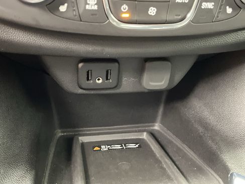 Certified 2023 Chevrolet Traverse LT w/ LPO, Floor Liner Package AWD/4WD image 25
