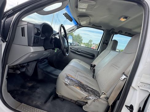 Used 2005 Ford F250 Lariat image 13
