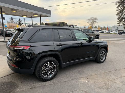 Used 2022 Jeep Grand Cherokee Trailhawk w/ Advanced Protech Group II image 7