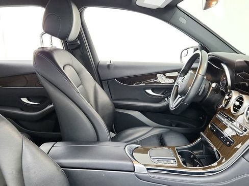 Used 2020 Mercedes-Benz GLC 300 4MATIC image 24