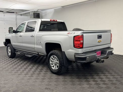 Used 2017 Chevrolet Silverado 3500 LTZ image 3
