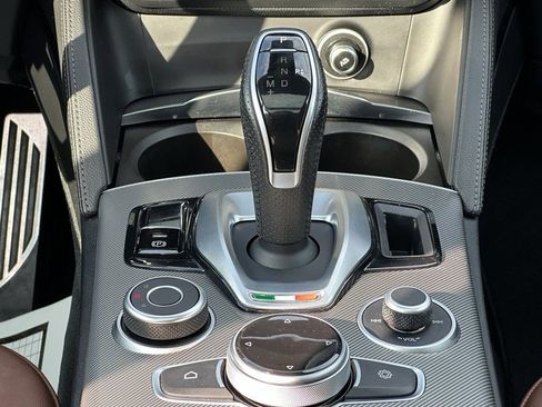 Used 2024 Alfa Romeo Stelvio Ti image 20