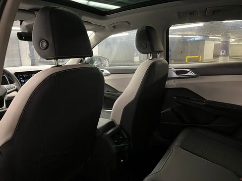 New 2025 Volkswagen Taos SE image 22
