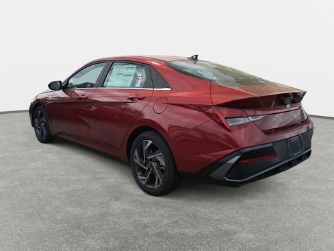 New 2024 Hyundai Elantra SEL w/ Convenience Package image 7