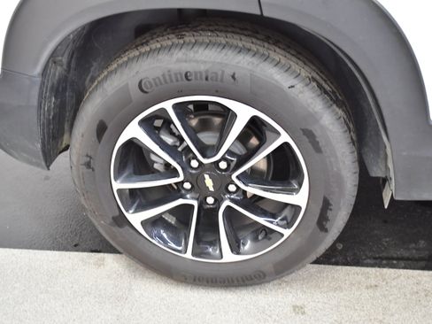 Used 2025 Chevrolet TrailBlazer LT FWD image 39
