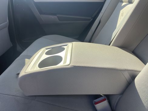 Used 2016 Toyota Corolla LE image 26