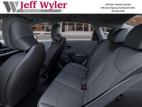 New 2025 Kia K4 LXS image 19