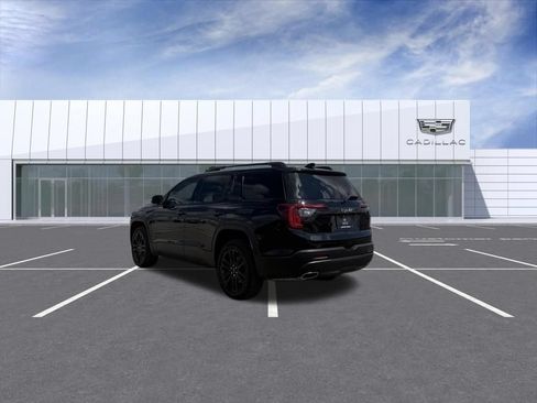 Used 2023 GMC Acadia SLE w/ Driver Convenience Package FWD image 4