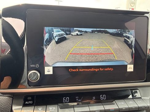 Used 2025 Toyota Camry SE AWD/4WD image 13